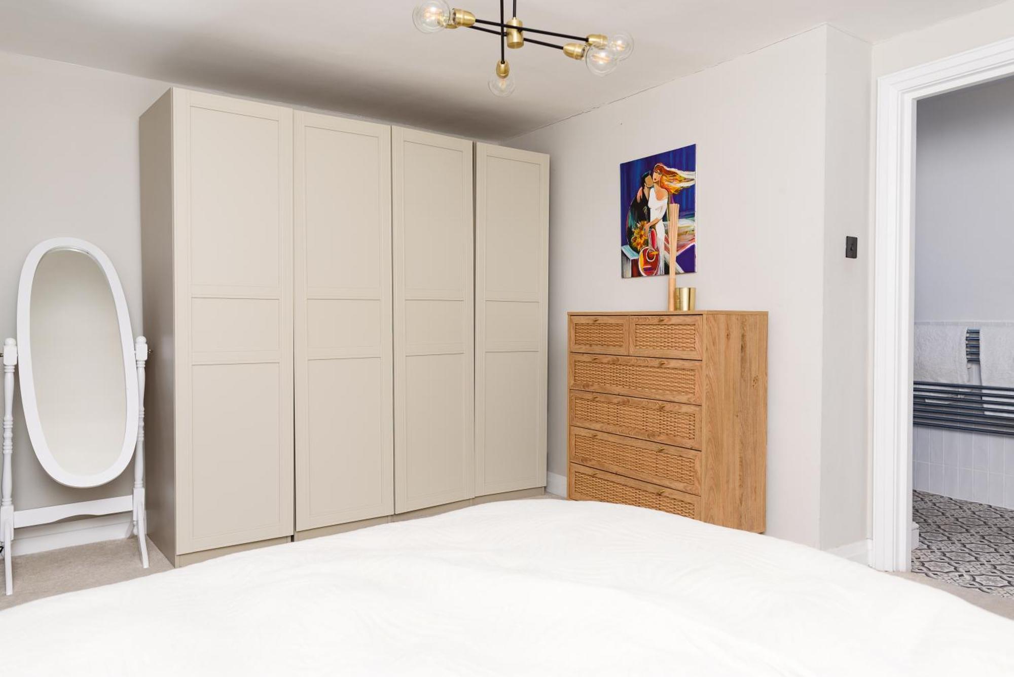 Relax & Recharge At Cozy Paddington, King Bed *