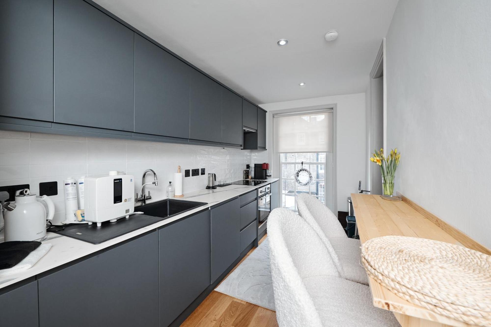 Apartment Relax & Recharge At Cozy Paddington, King Bed *