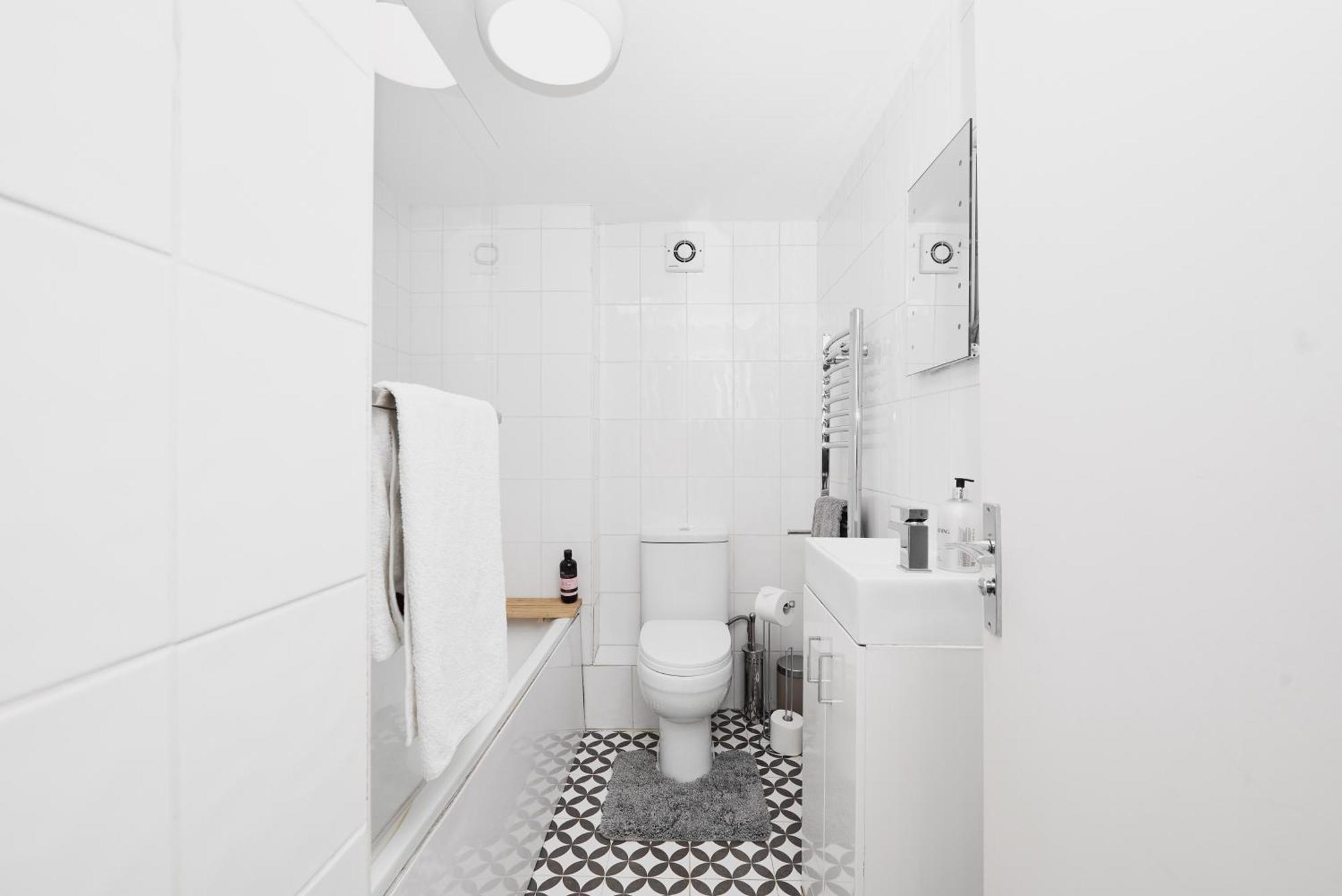 Relax & Recharge At Cozy Paddington, King Bed London